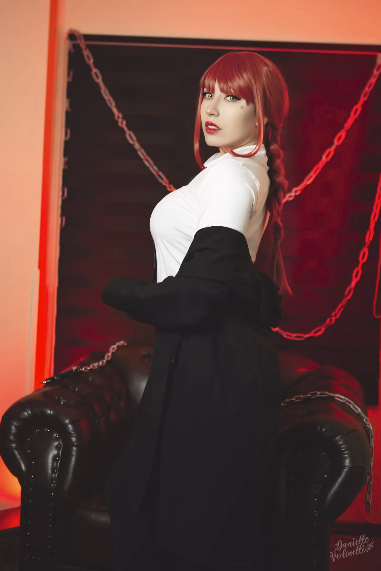Danielle Vedovelli as Makima — cosplay photo 14 of 30