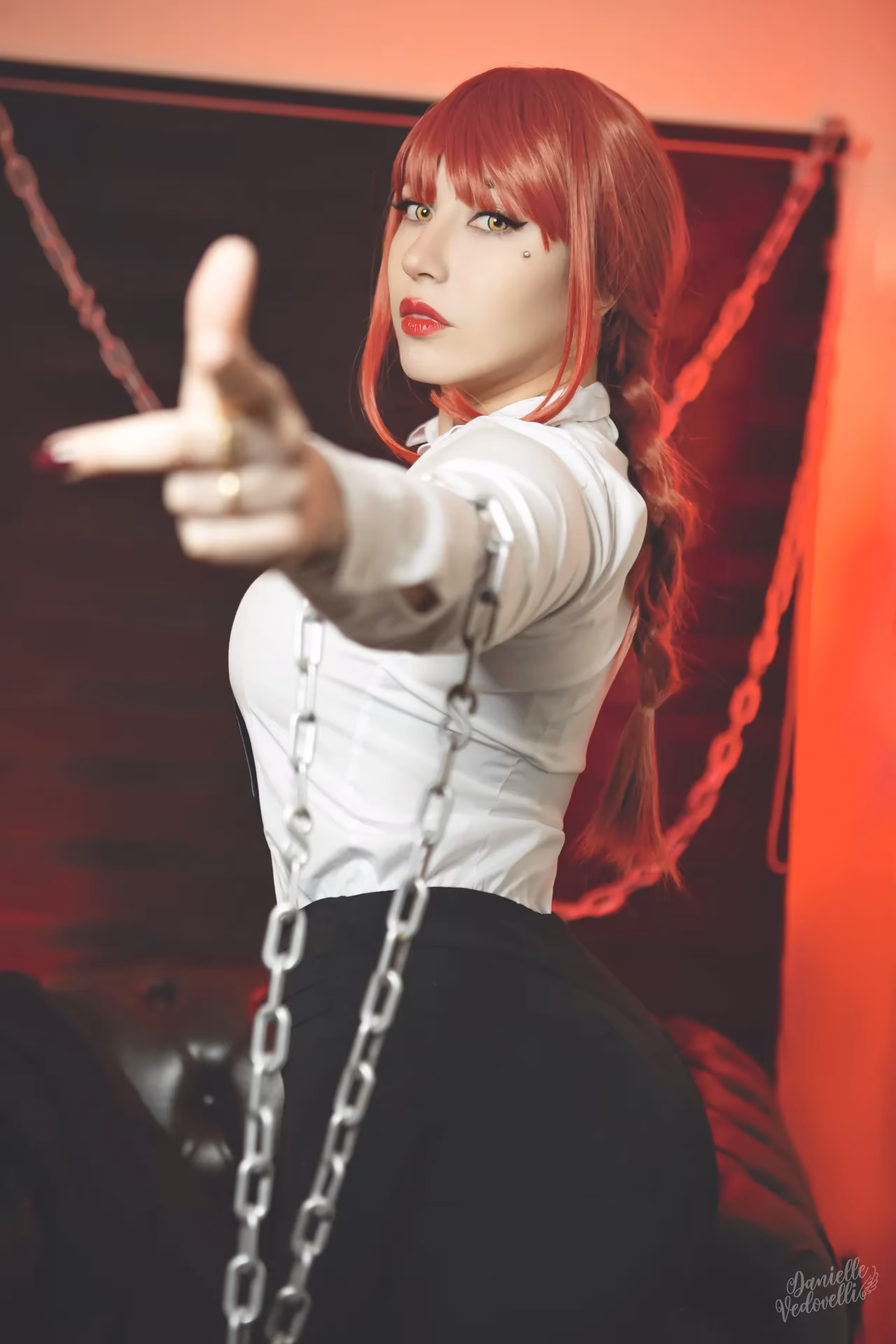 Danielle Vedovelli as Makima — cosplay photo 22 of 30