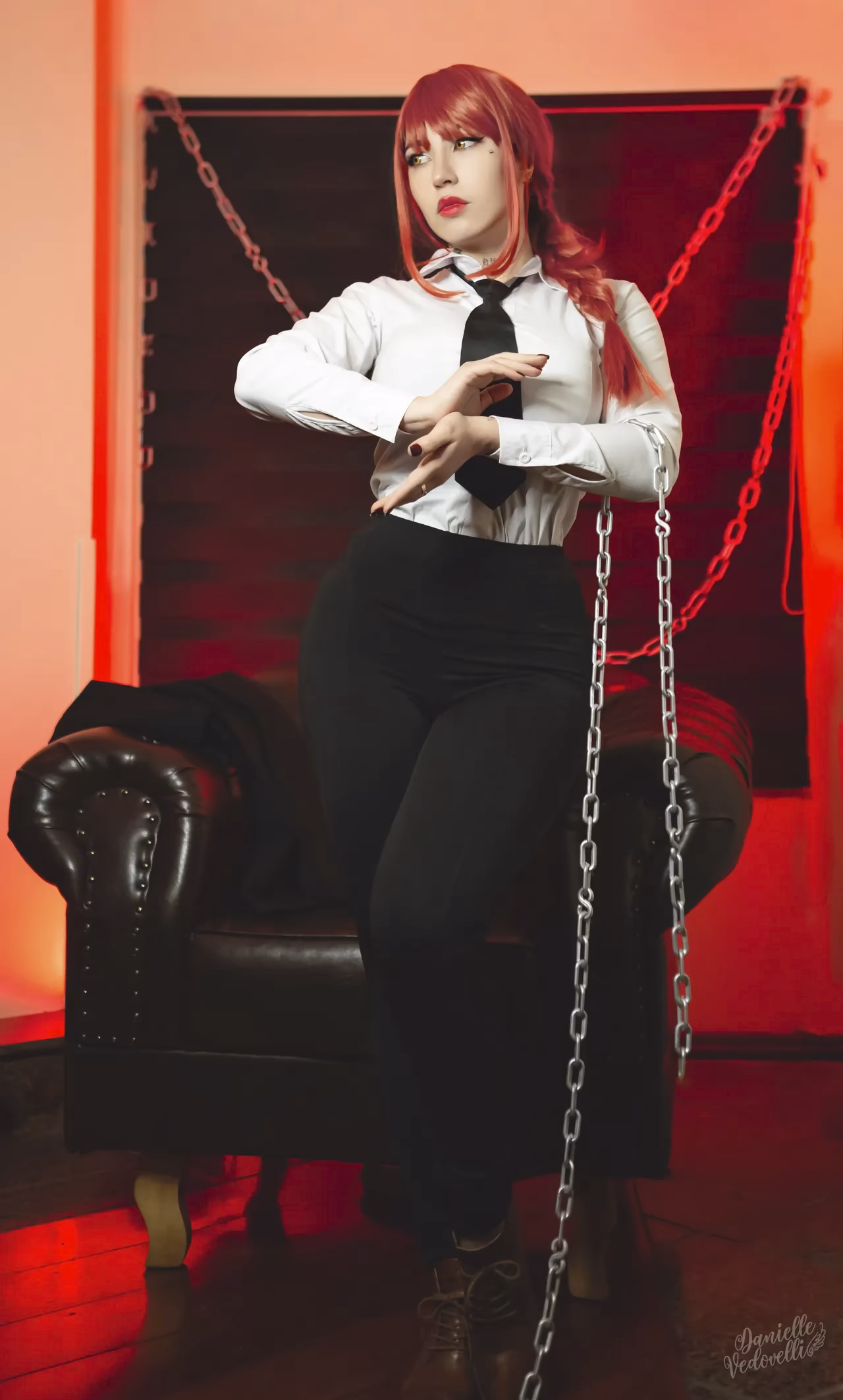 Danielle Vedovelli as Makima — cosplay photo 24 of 30