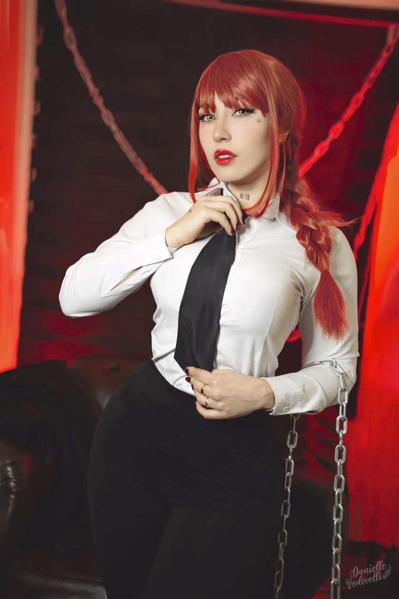 Danielle Vedovelli as Makima — cosplay photo 26 of 30