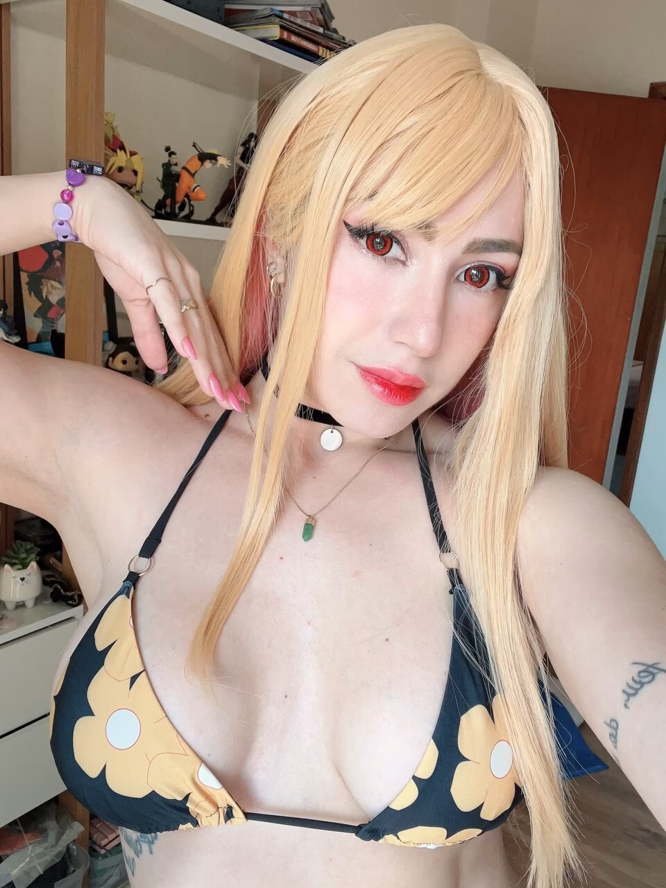 Danielle Vedovelli as Marin Kitagawa — cosplay photo 6 of 31