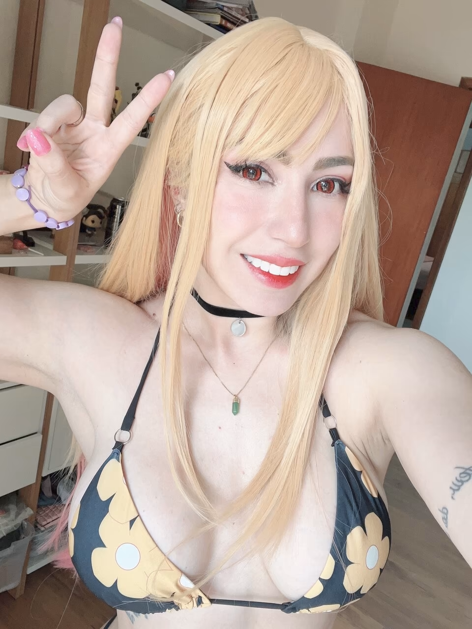 Danielle Vedovelli as Marin Kitagawa — cosplay photo 7 of 31