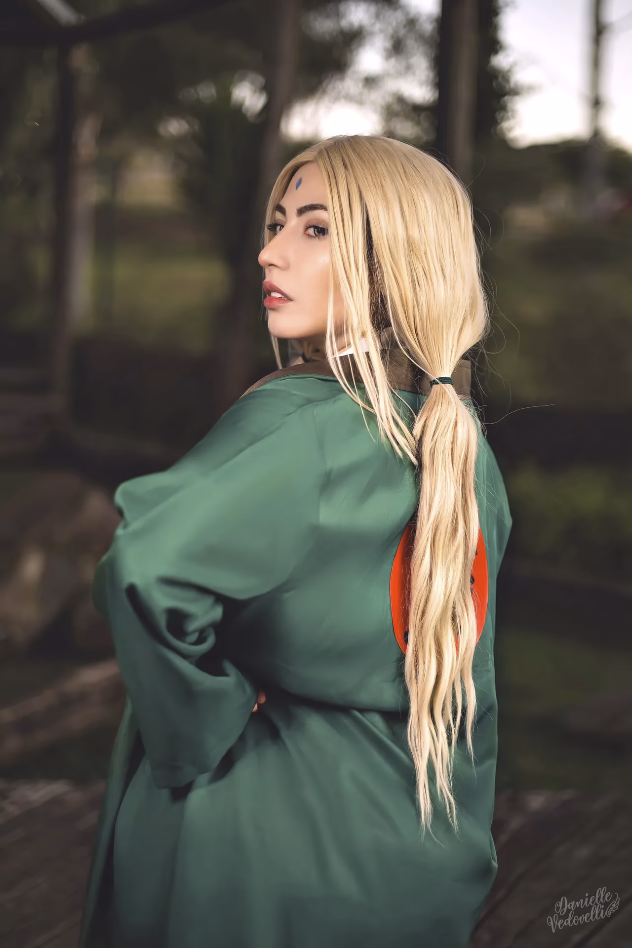 Danielle Vedovelli as Tsunade — cosplay photo 11 of 77