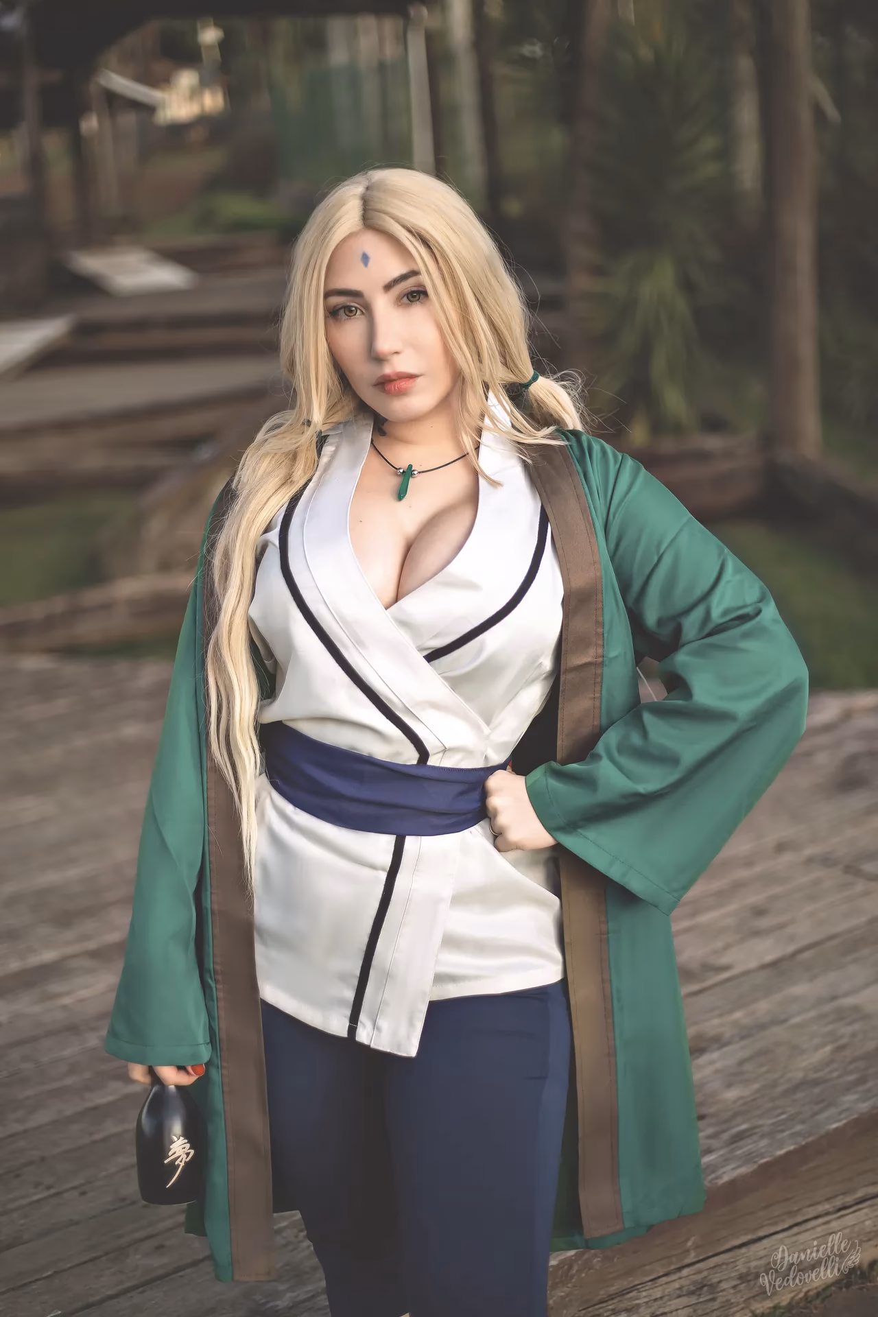 Danielle Vedovelli as Tsunade — cosplay photo 15 of 77