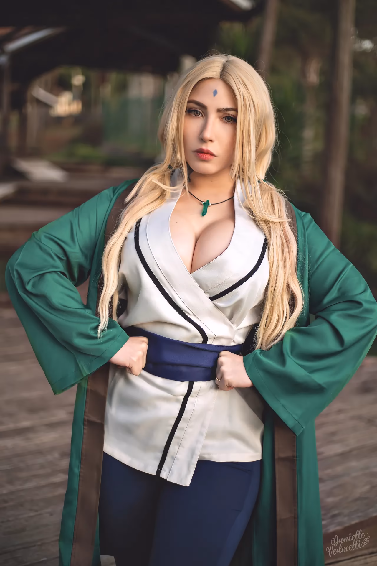 Danielle Vedovelli as Tsunade — cosplay photo 19 of 77
