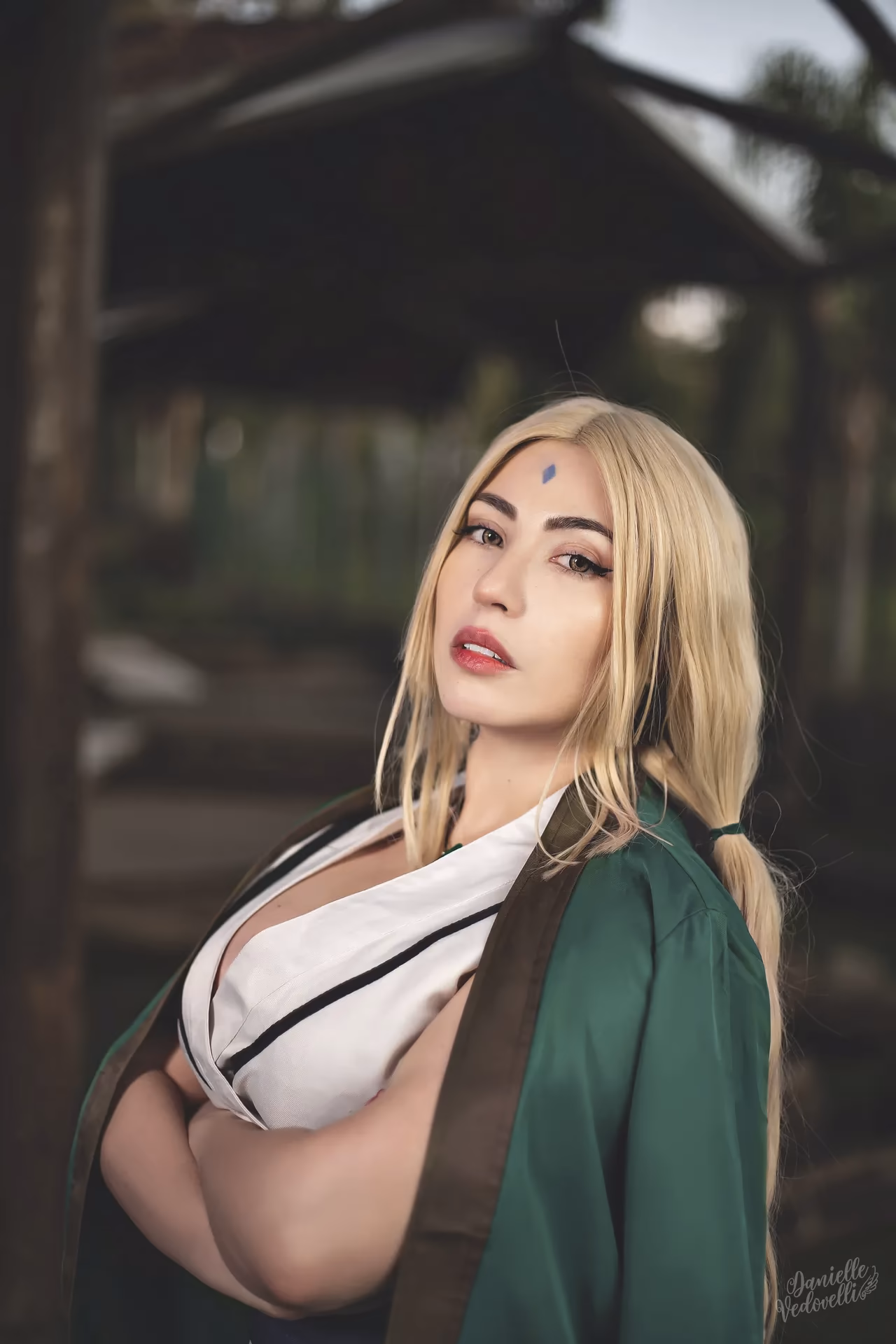 Danielle Vedovelli as Tsunade — cosplay photo 21 of 77
