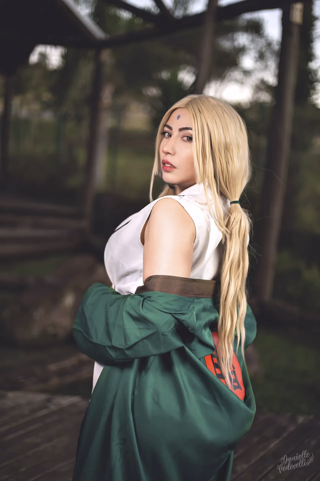 Danielle Vedovelli as Tsunade — cosplay photo 31 of 77