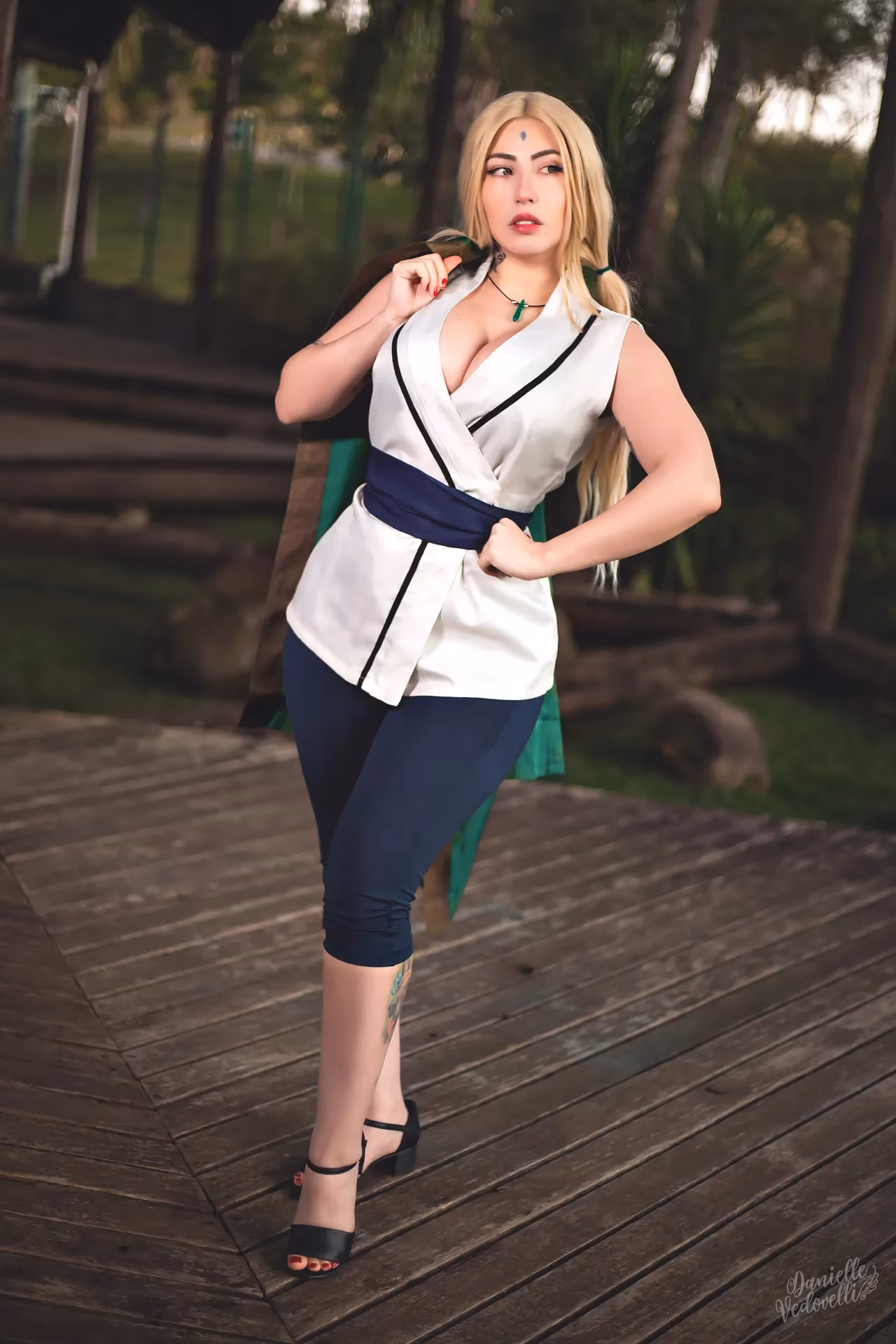 Danielle Vedovelli as Tsunade — cosplay photo 36 of 77