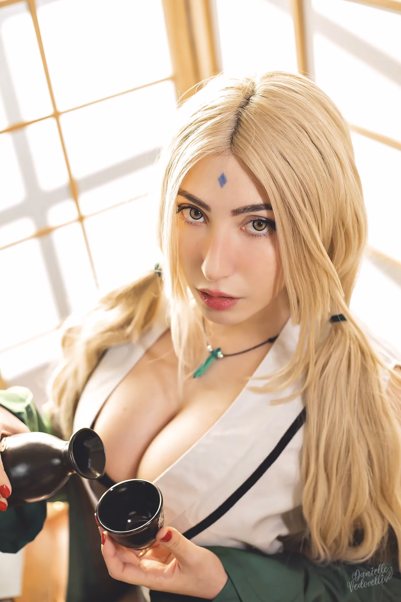 Danielle Vedovelli as Tsunade — cosplay photo 42 of 77