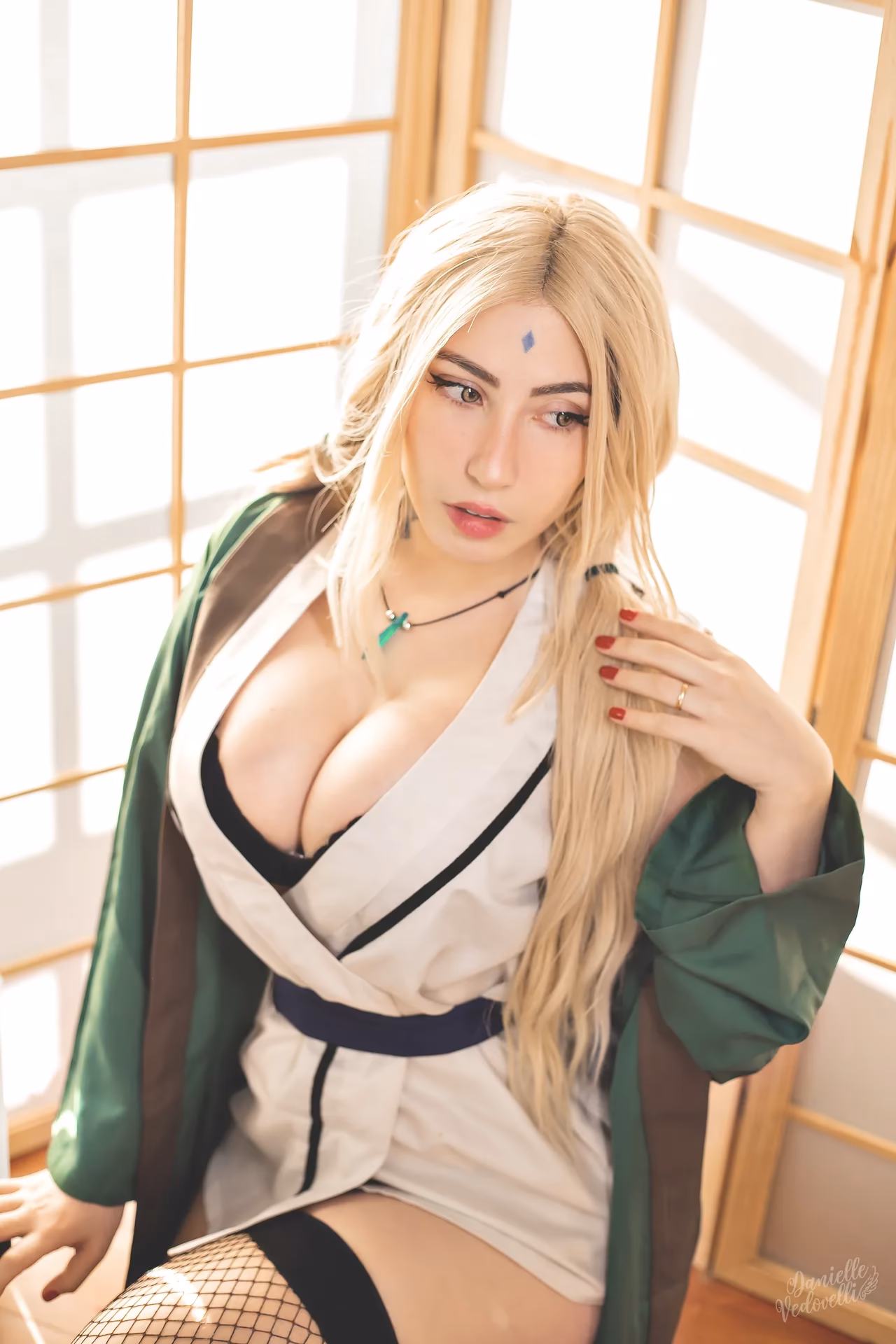 Danielle Vedovelli as Tsunade — cosplay photo 44 of 77