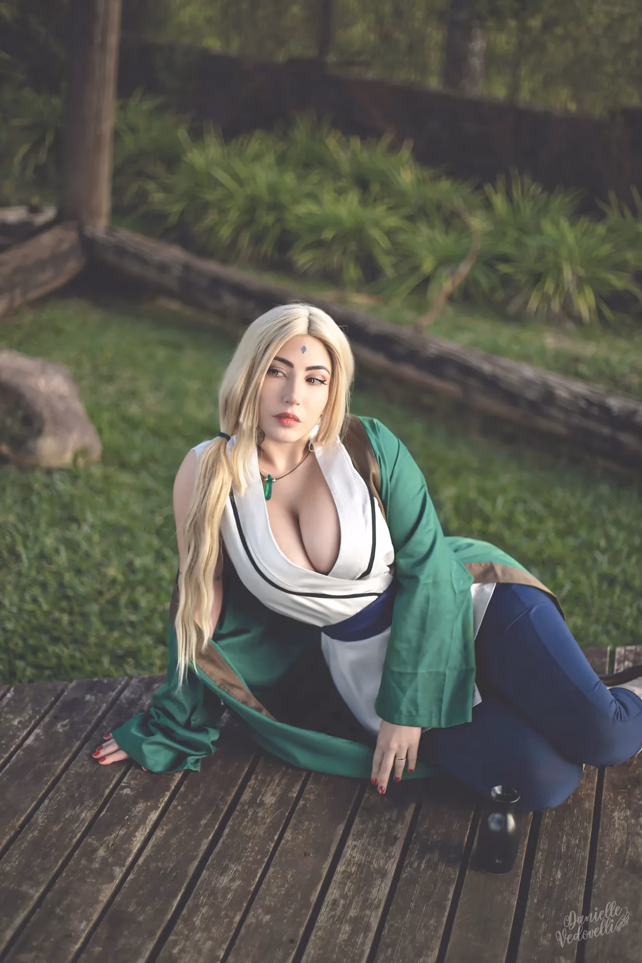 Danielle Vedovelli as Tsunade — cosplay photo 5 of 77