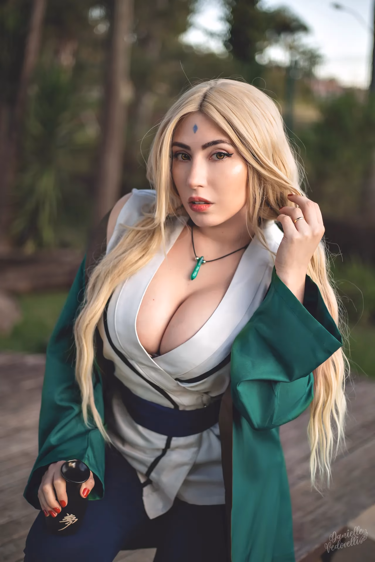 Danielle Vedovelli as Tsunade — cosplay photo 6 of 77
