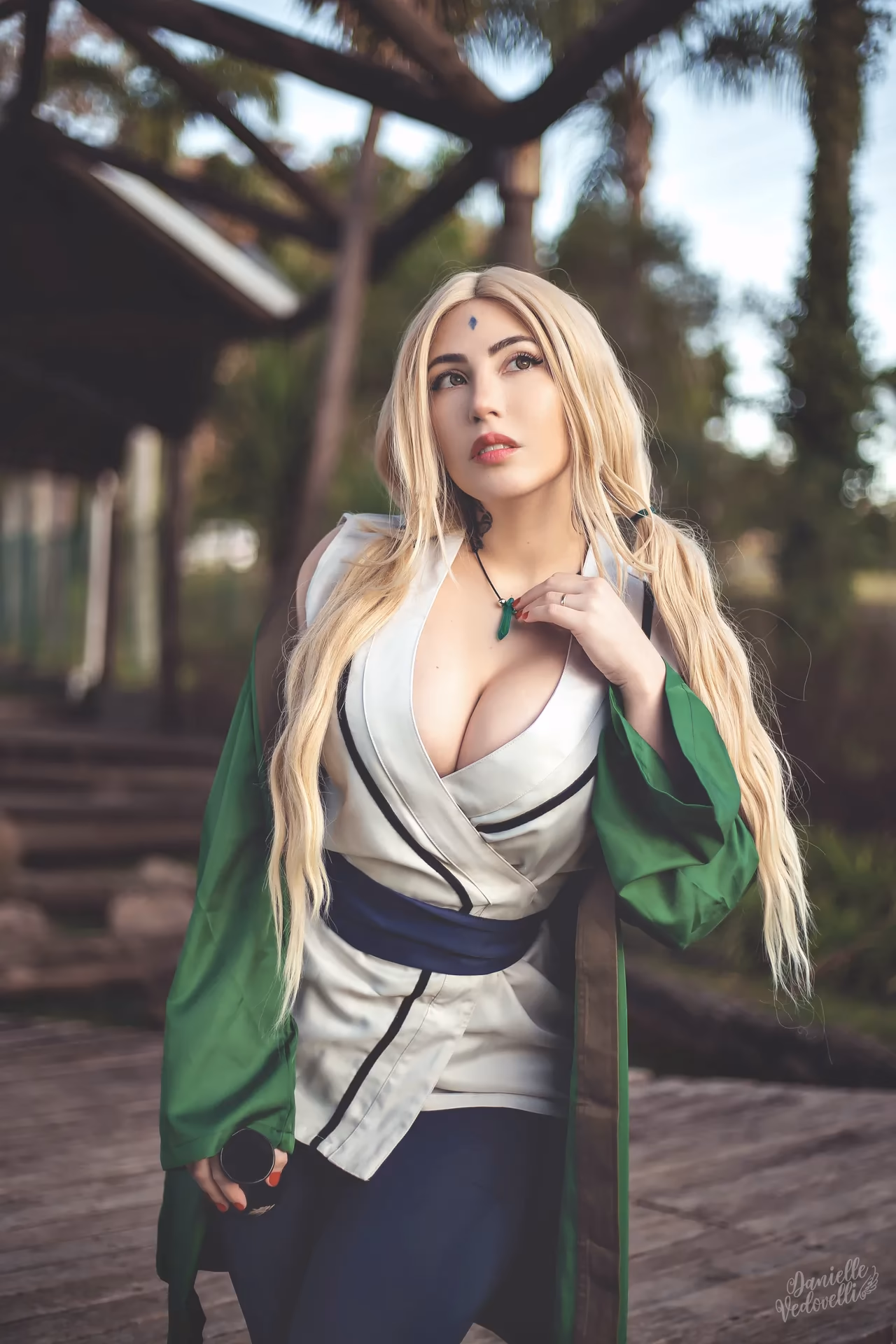 Danielle Vedovelli as Tsunade — cosplay photo 8 of 77