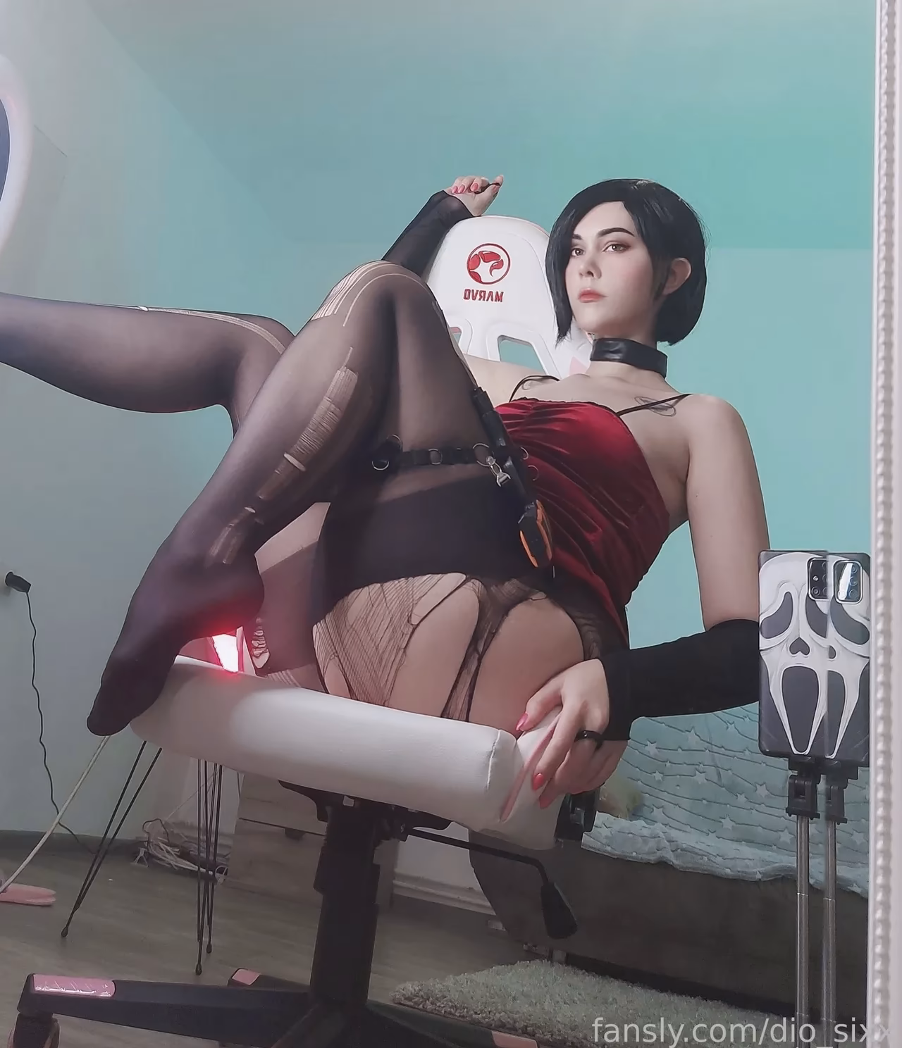 Dio Sixx as Ada Wong — cosplay photo 22 of 36