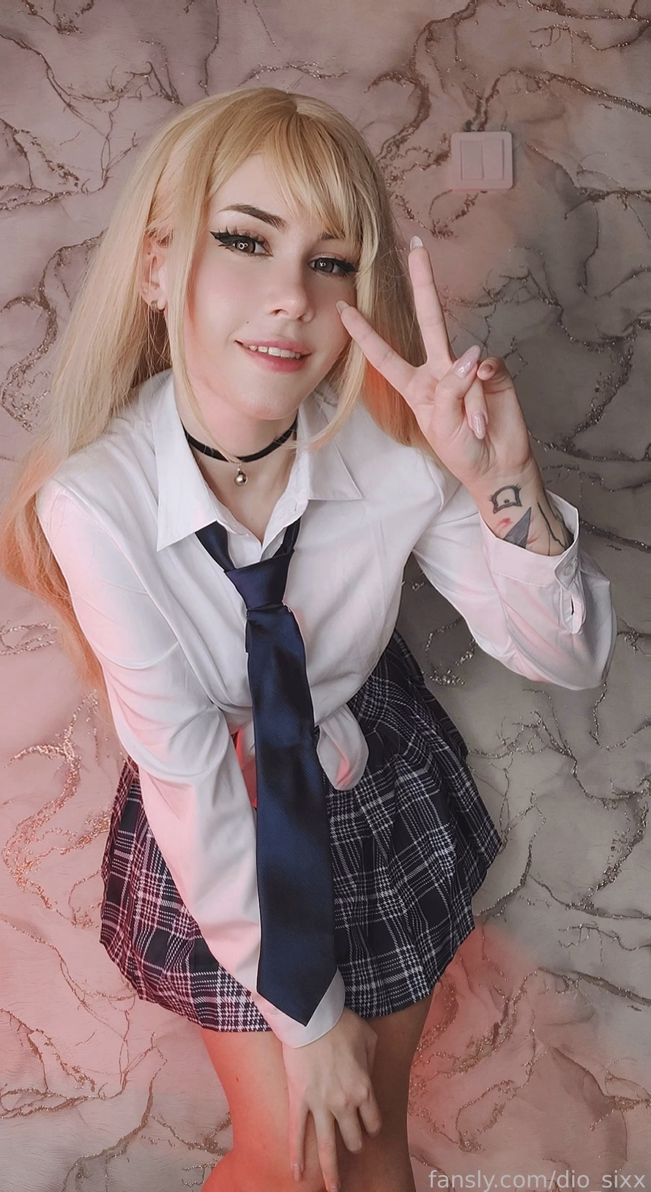 Dio Sixx as Marin Kitagawa — cosplay photo 17 of 23