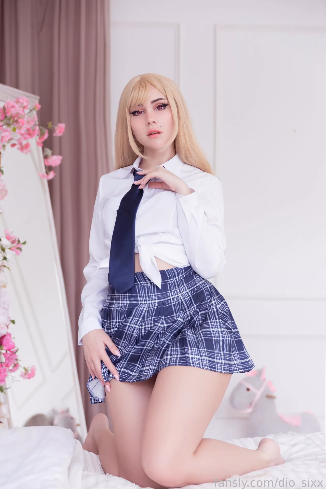 Dio Sixx as Marin Kitagawa — cosplay photo 31 of 42
