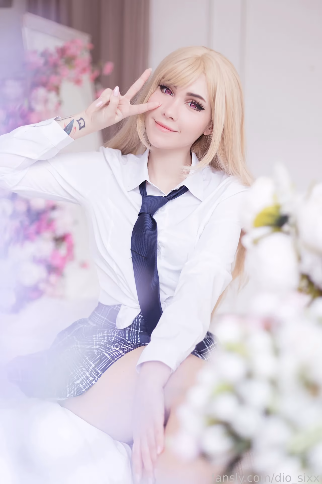 Dio Sixx as Marin Kitagawa — cosplay photo 4 of 42