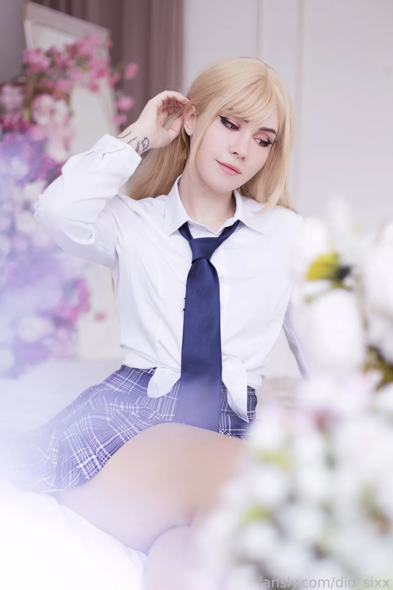 Dio Sixx as Marin Kitagawa — cosplay photo 5 of 42