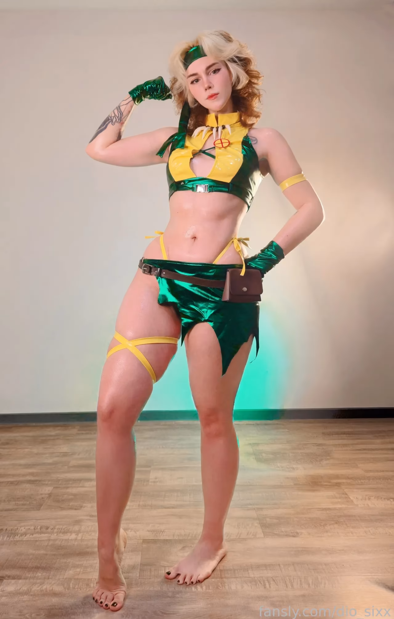 Dio Sixx as Rogue — cosplay photo 2 of 31