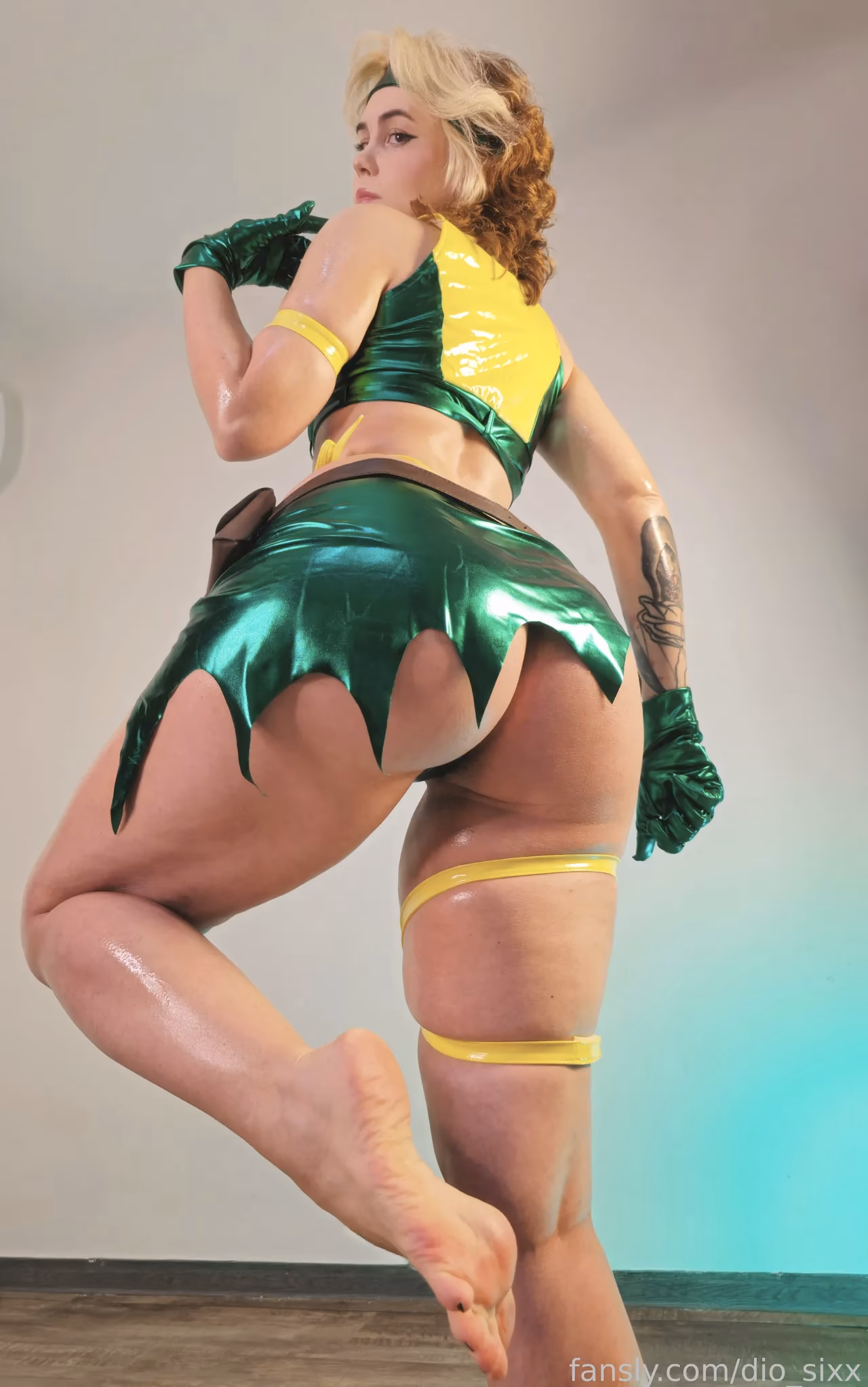 Dio Sixx as Rogue — cosplay photo 6 of 31