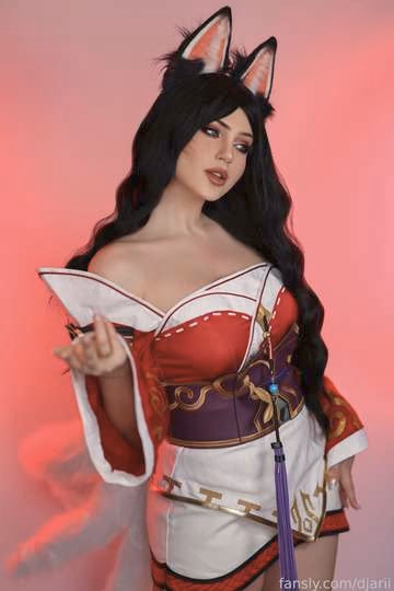 Djarii as Ahri — cosplay photo 15 of 24