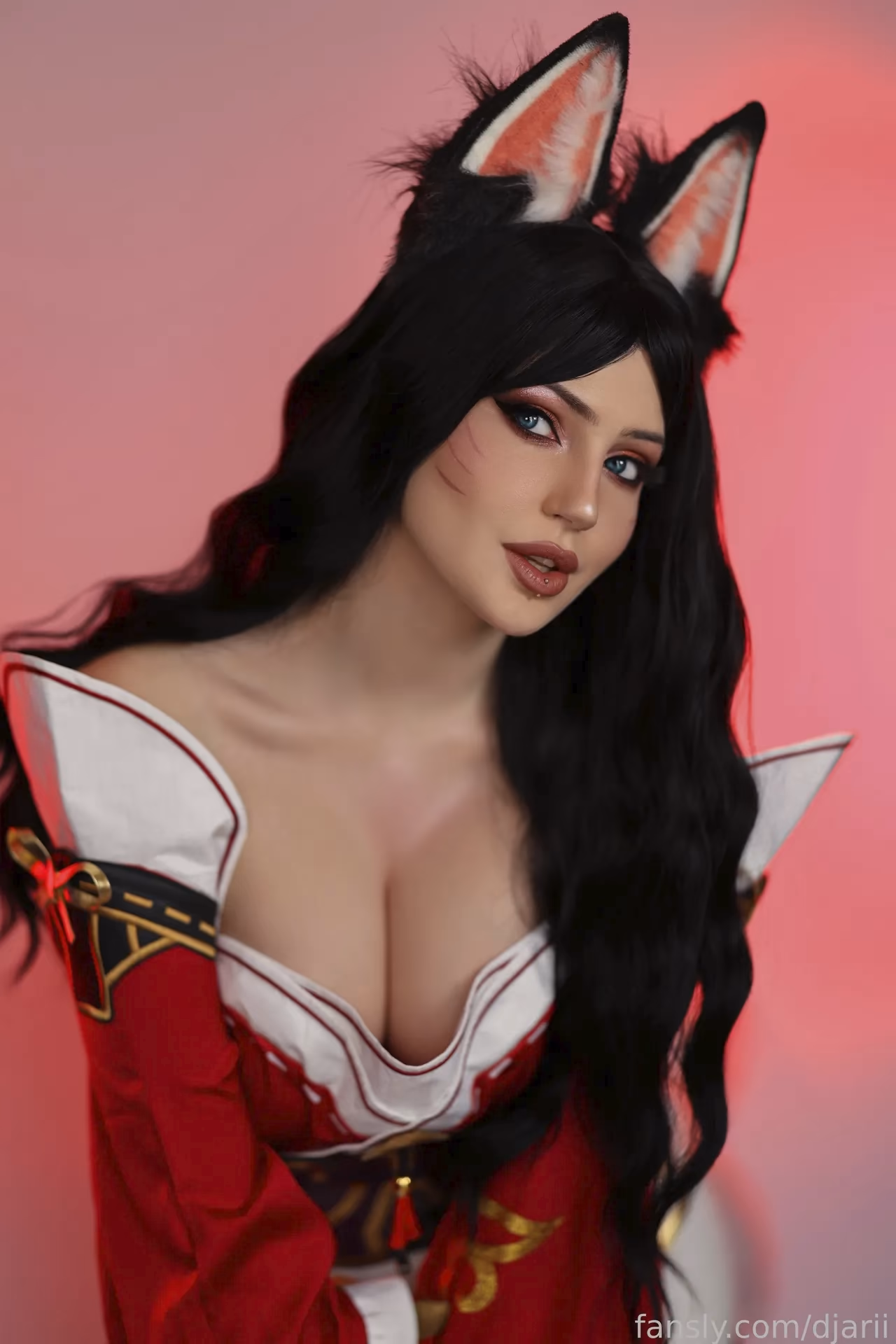 Djarii as Ahri — cosplay photo 23 of 24