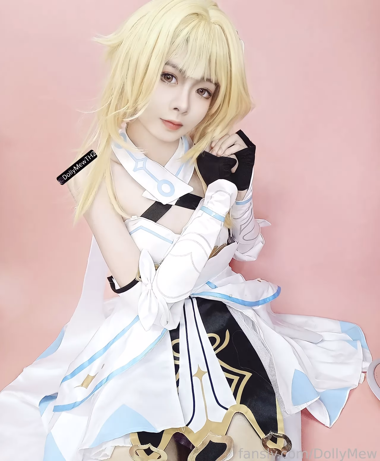 DollyMew as Lumine — cosplay photo 15 of 24