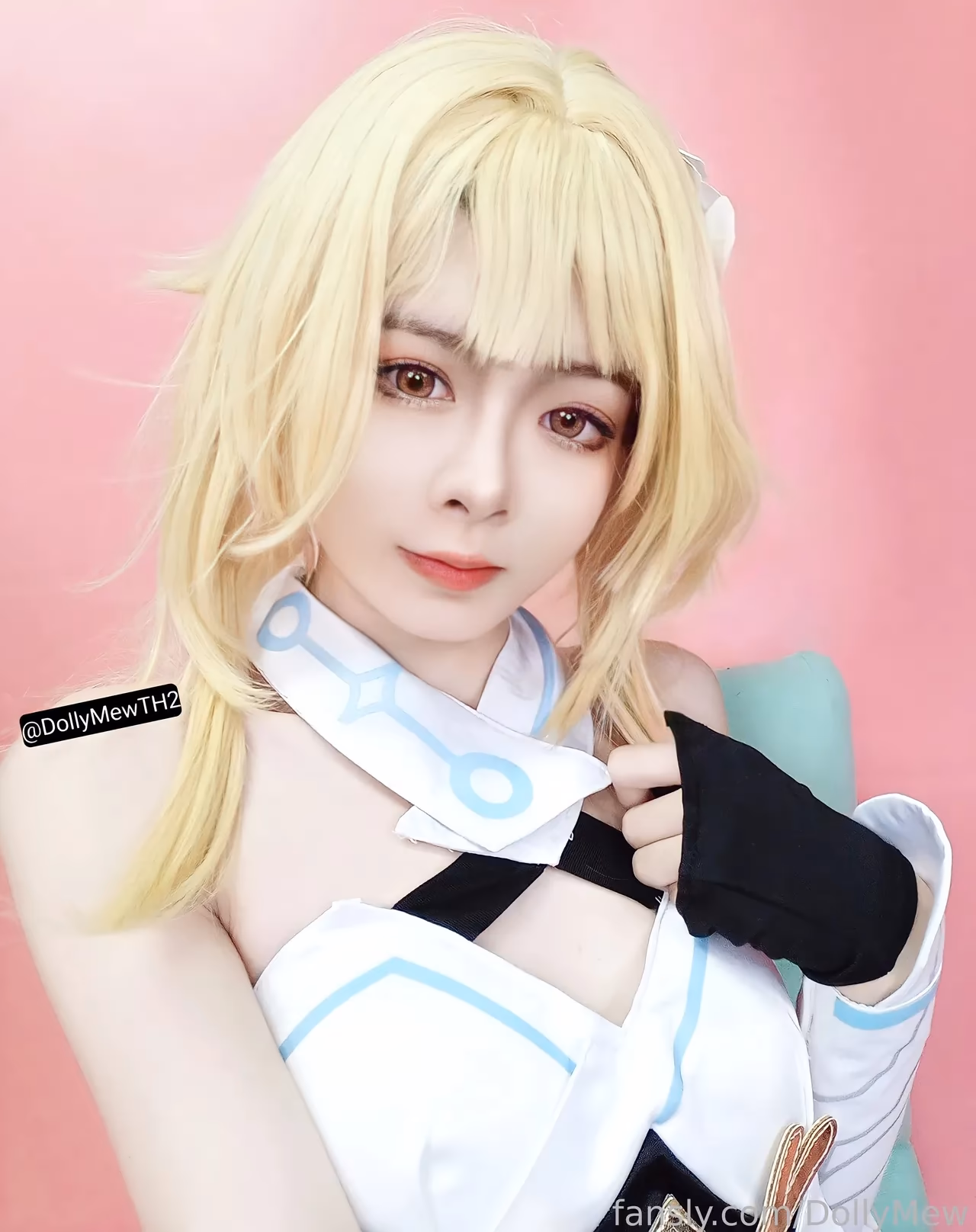 DollyMew as Lumine — cosplay photo 5 of 24
