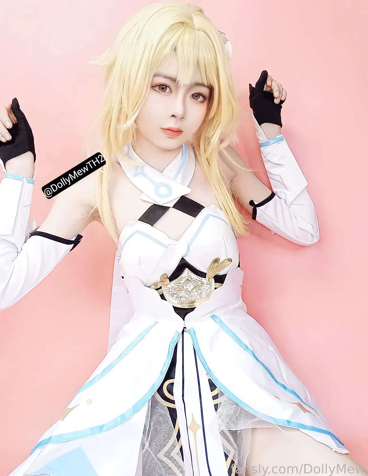 DollyMew as Lumine — cosplay photo 8 of 24