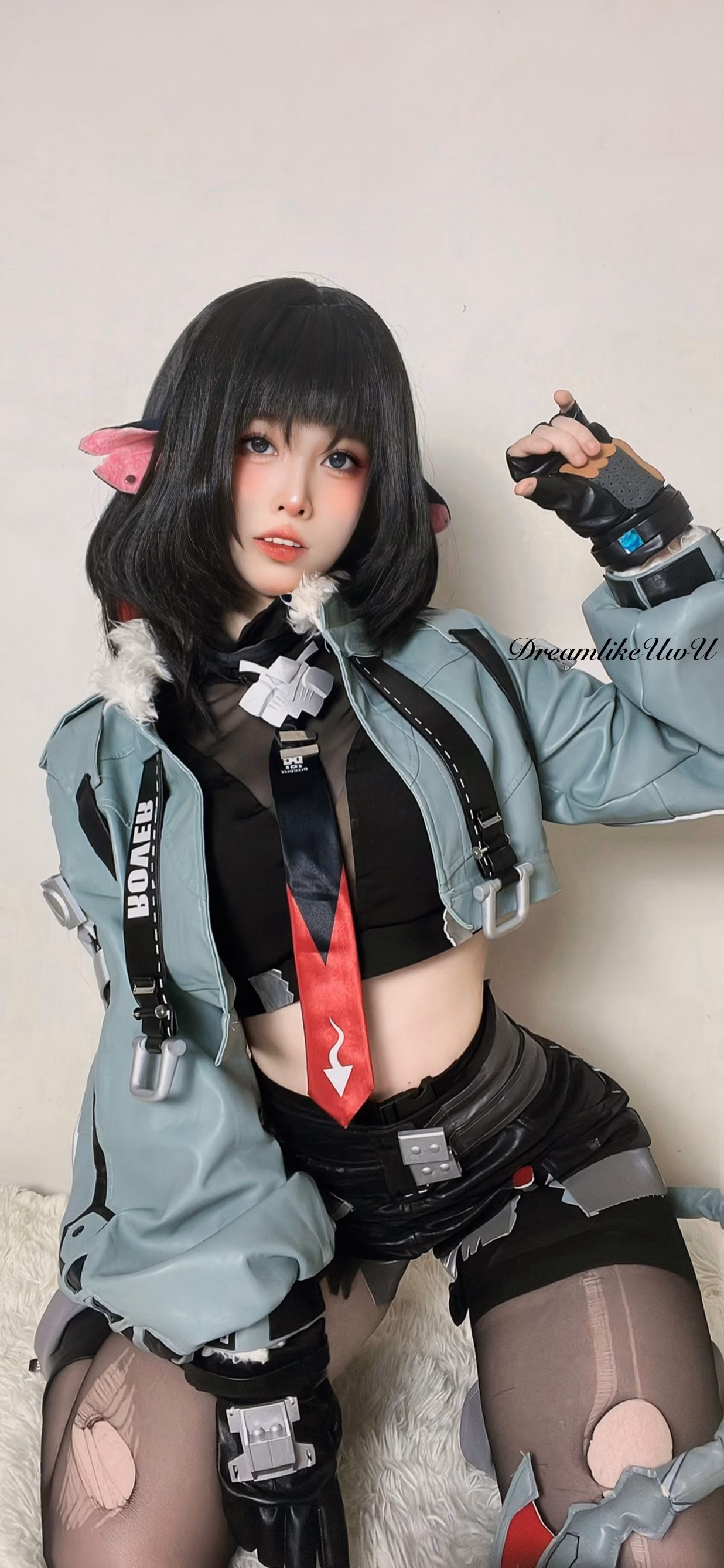 DreamlikeUwU as Jane Doe — cosplay photo 16 of 29