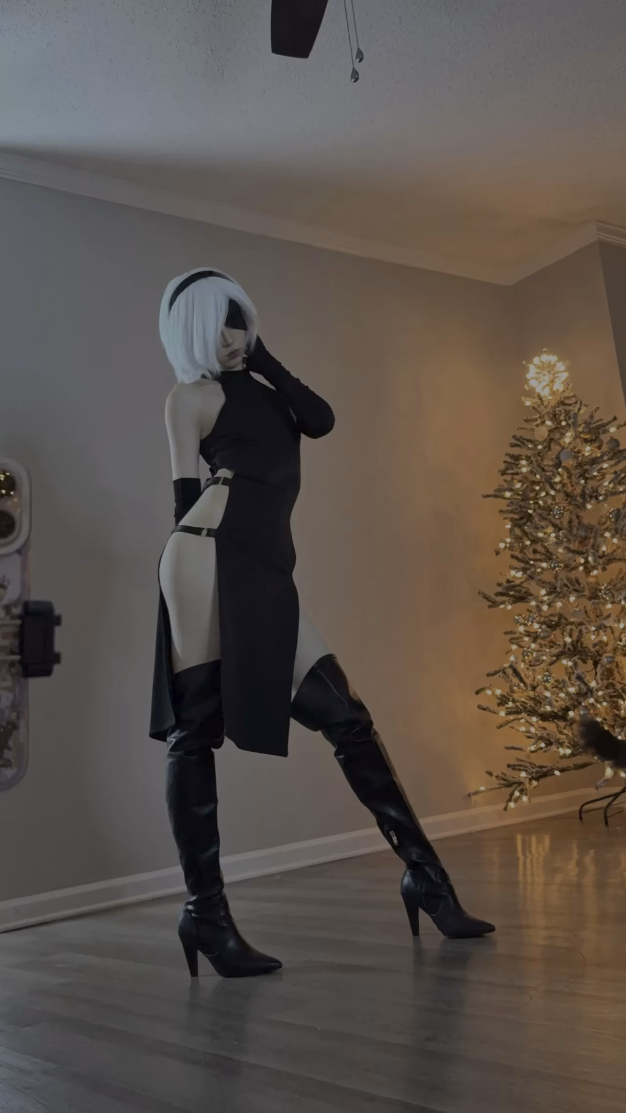 duckie.cos as 2B — cosplay photo 11 of 12