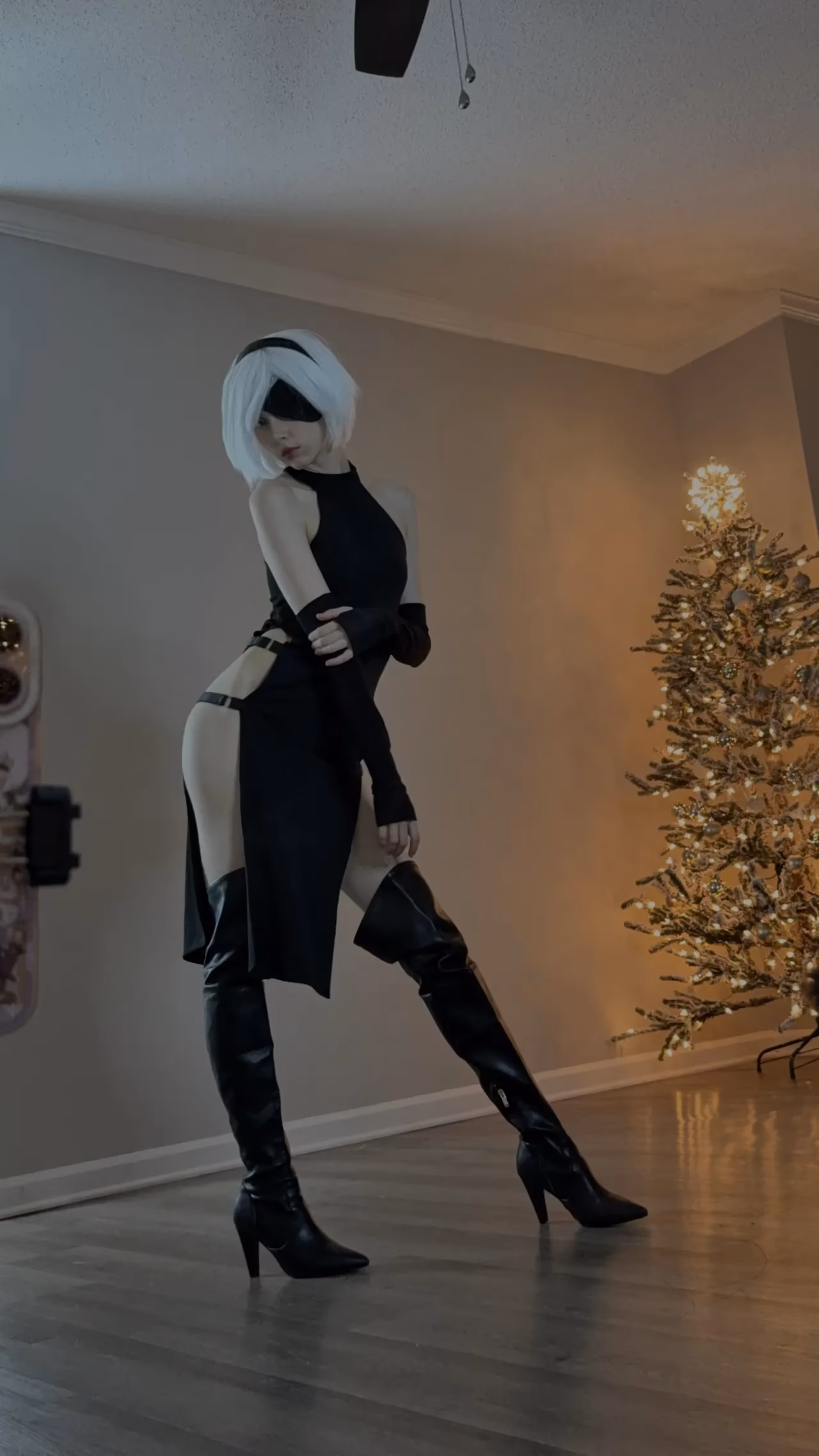 duckie.cos as 2B — cosplay photo 12 of 12
