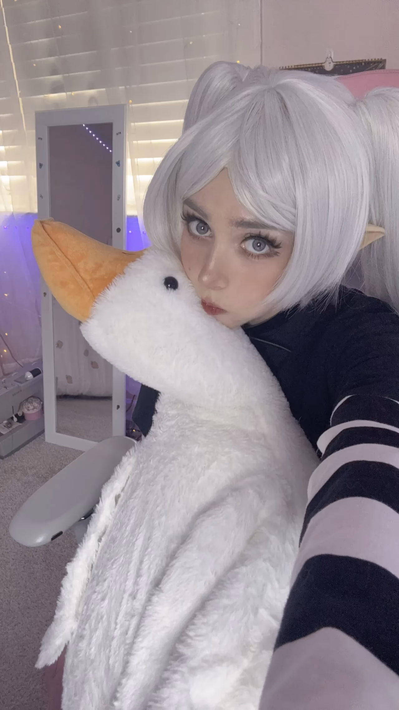duckie.cos as Frieren — cosplay photo 14 of 14