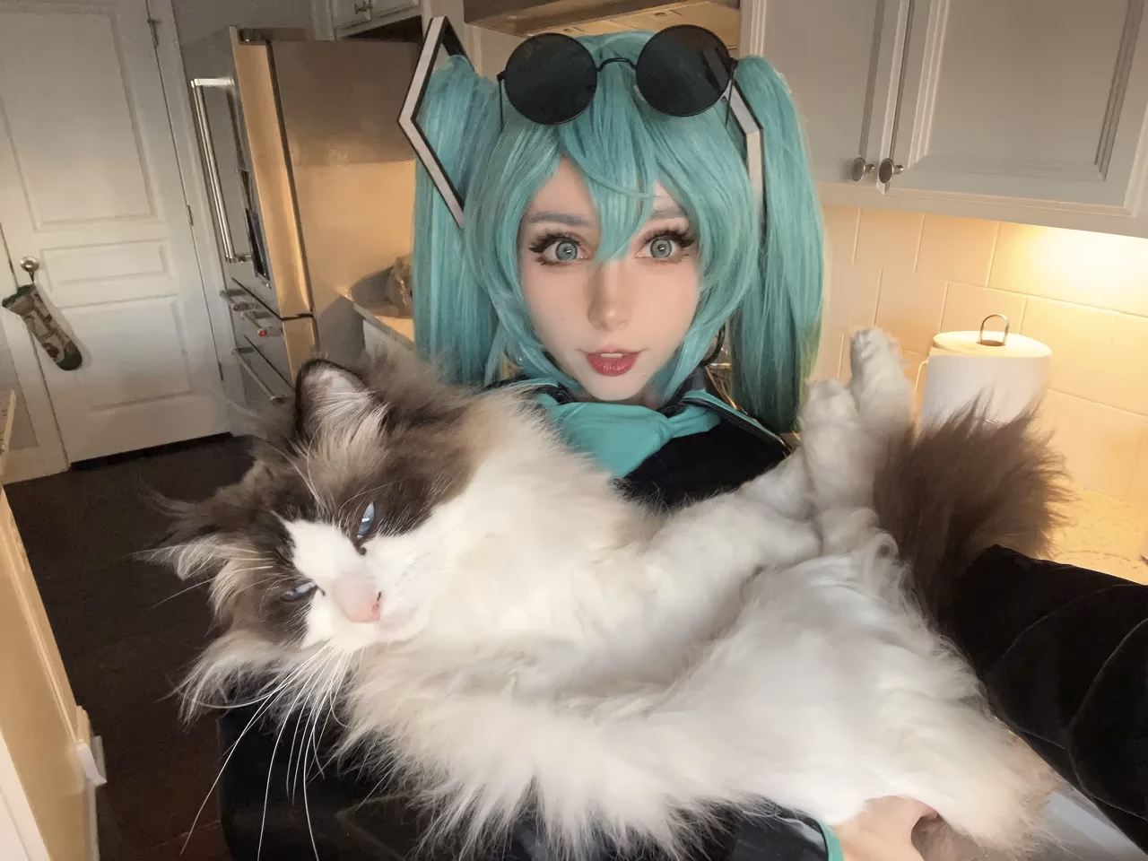 duckie.cos as Hatsune Miku — cosplay photo 20 of 21