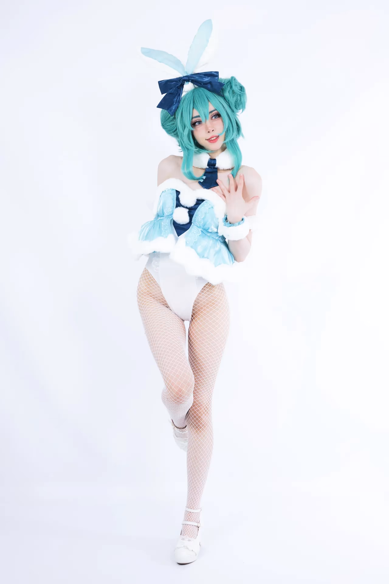 duckie.cos as Hatsune Miku — cosplay photo 2 of 40
