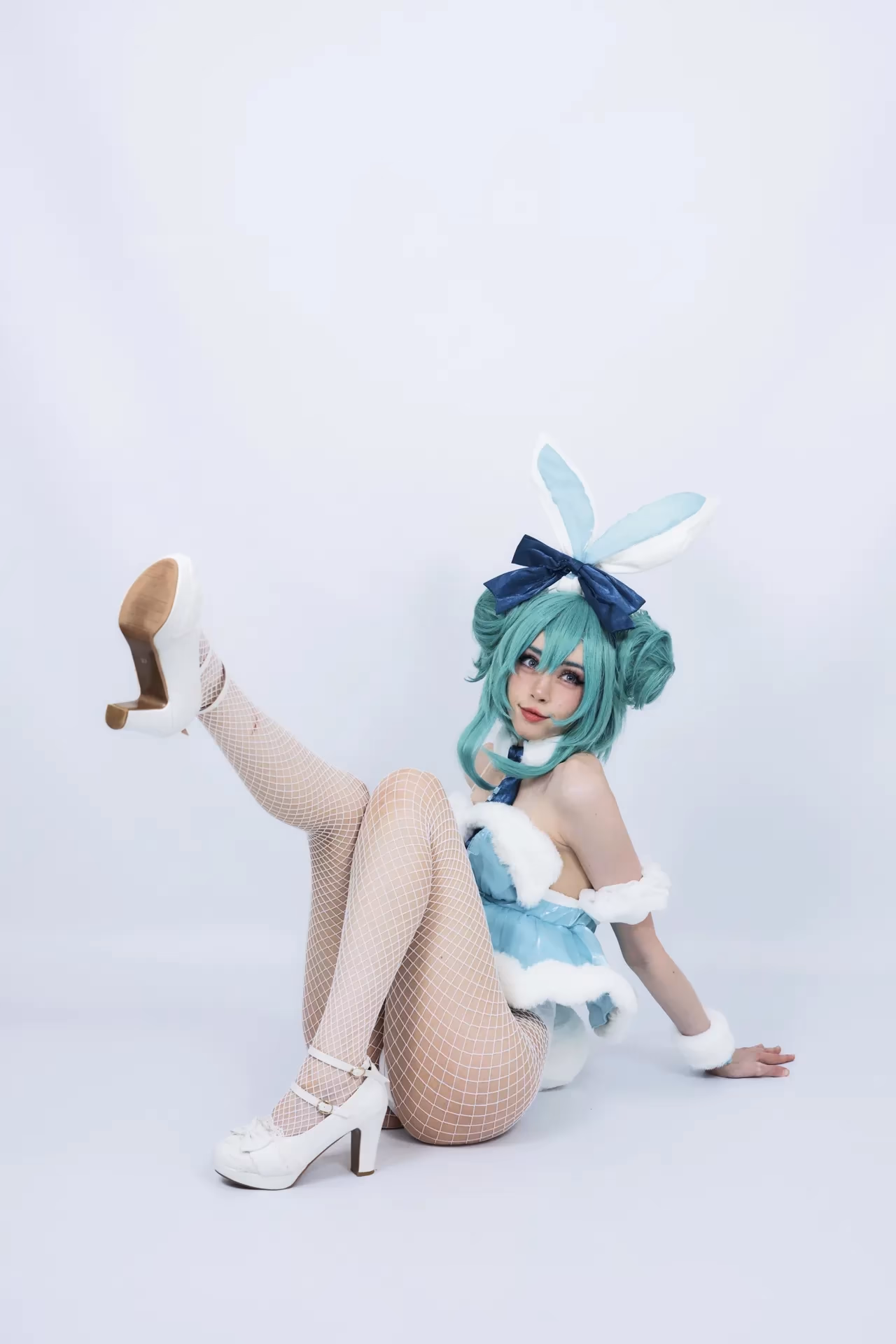 duckie.cos as Hatsune Miku — cosplay photo 23 of 40
