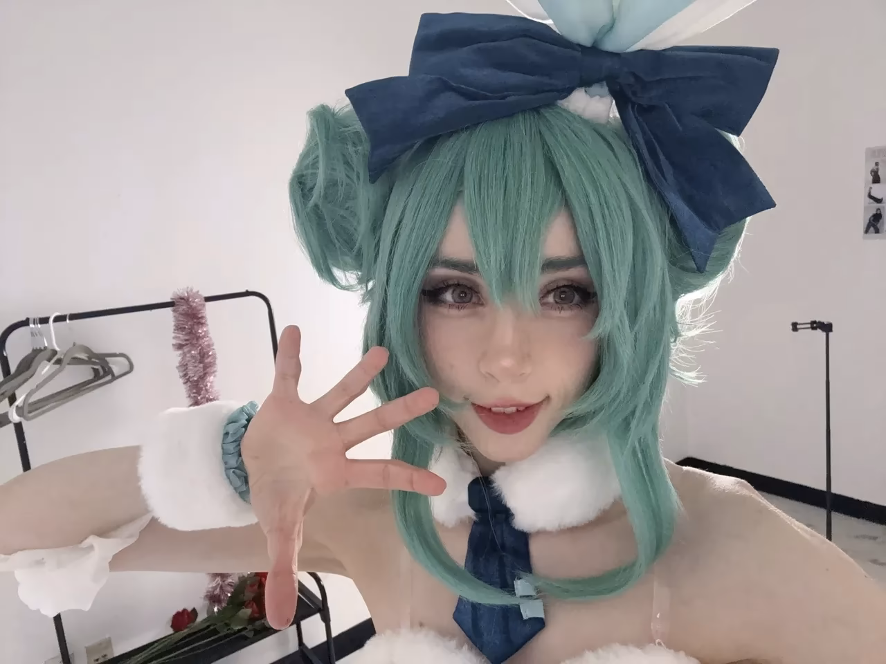 duckie.cos as Hatsune Miku — cosplay photo 29 of 40