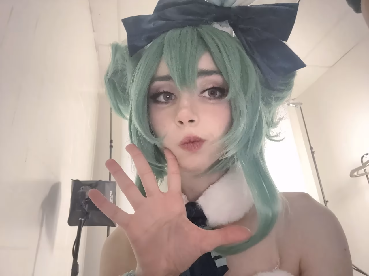 duckie.cos as Hatsune Miku — cosplay photo 32 of 40