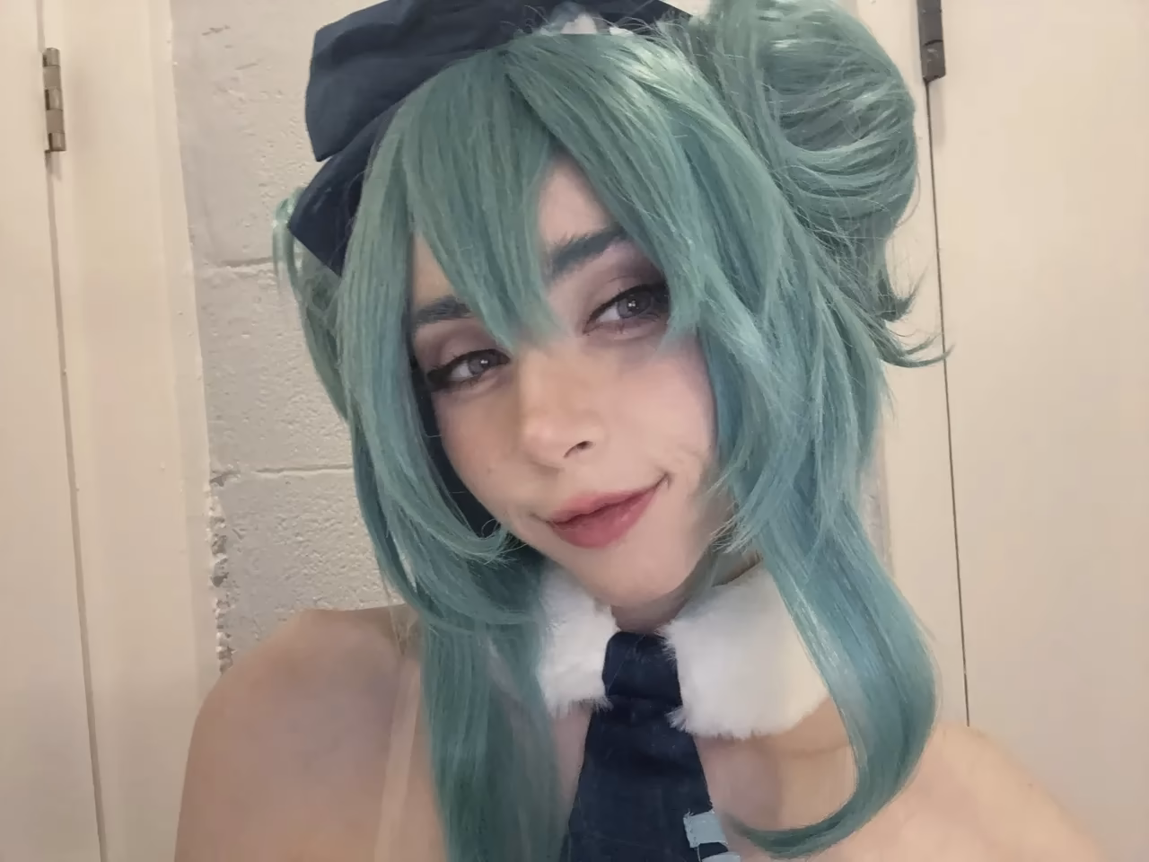duckie.cos as Hatsune Miku — cosplay photo 33 of 40