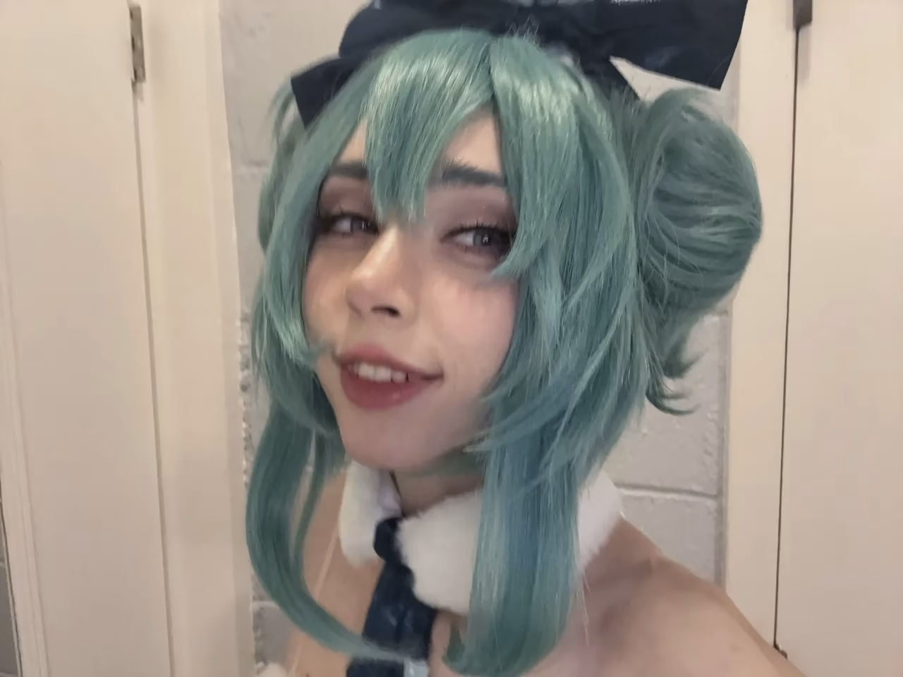 duckie.cos as Hatsune Miku — cosplay photo 34 of 40