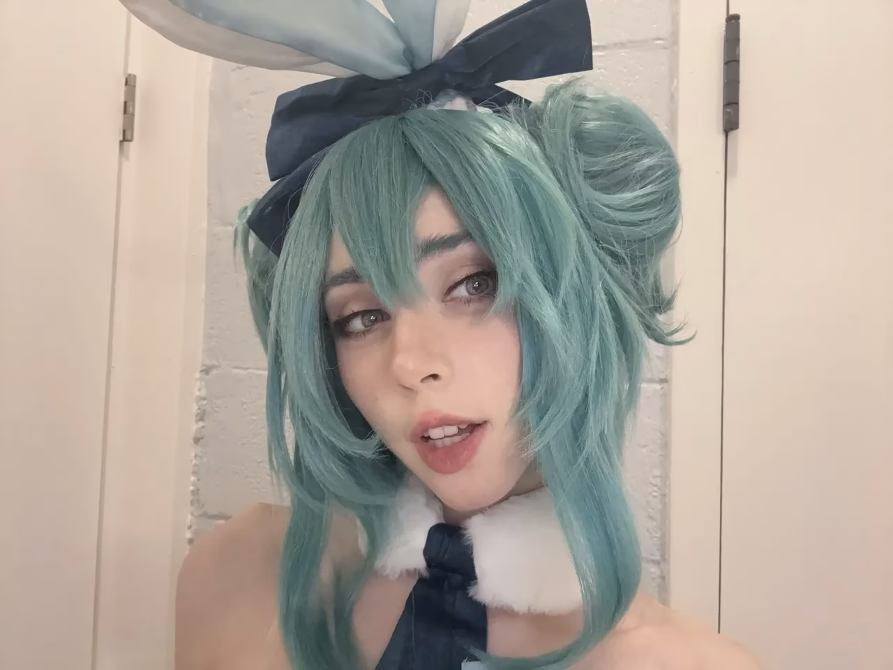 duckie.cos as Hatsune Miku — cosplay photo 37 of 40
