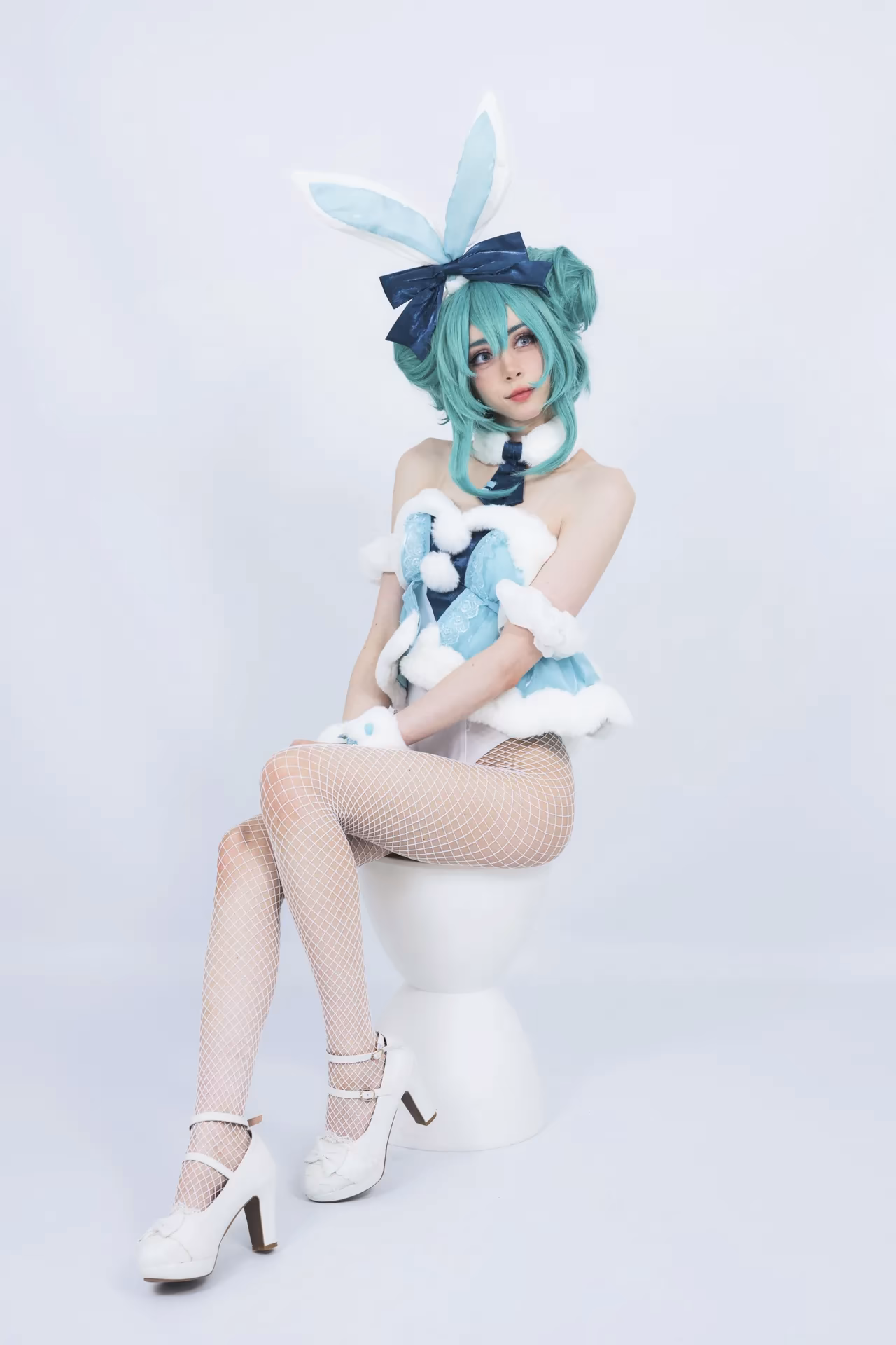 duckie.cos as Hatsune Miku — cosplay photo 9 of 40