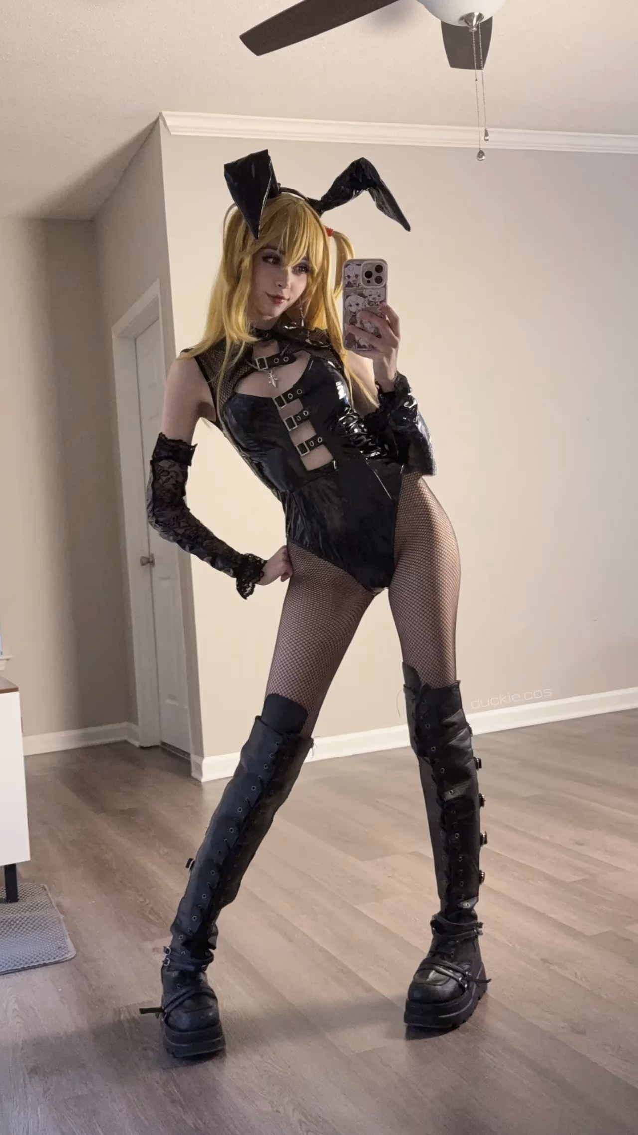 duckie.cos as Misa Amane — cosplay photo 15 of 21