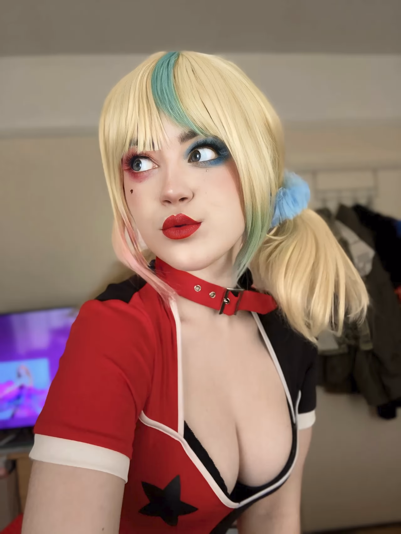 Eevee Cosplays as Harley Quinn — cosplay photo 7 of 8