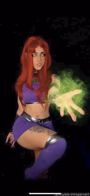 Ele-Intropervert as Starfire — cosplay photo 6 of 10