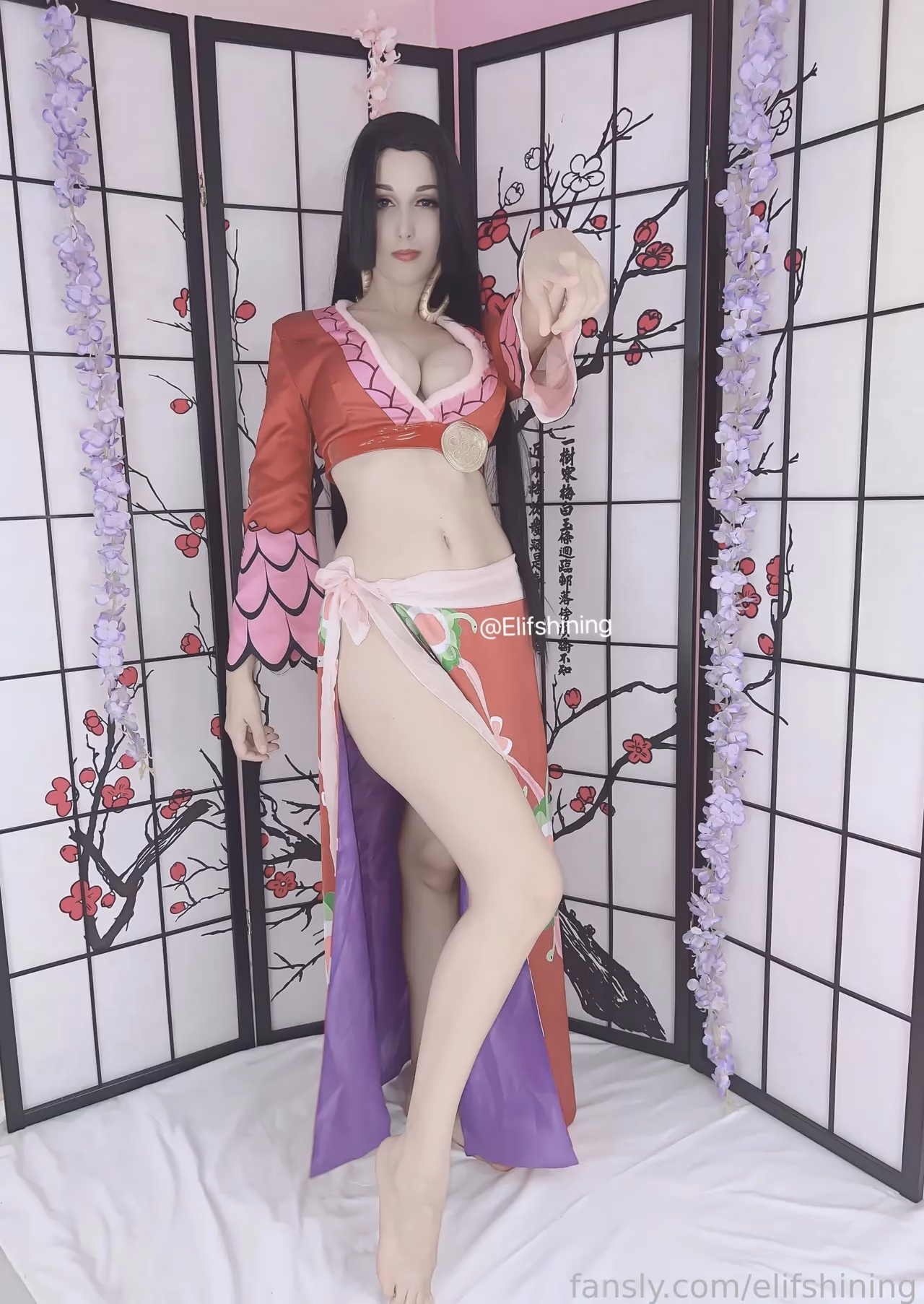 Eli Fshining as Boa Hancock — cosplay photo 2 of 15