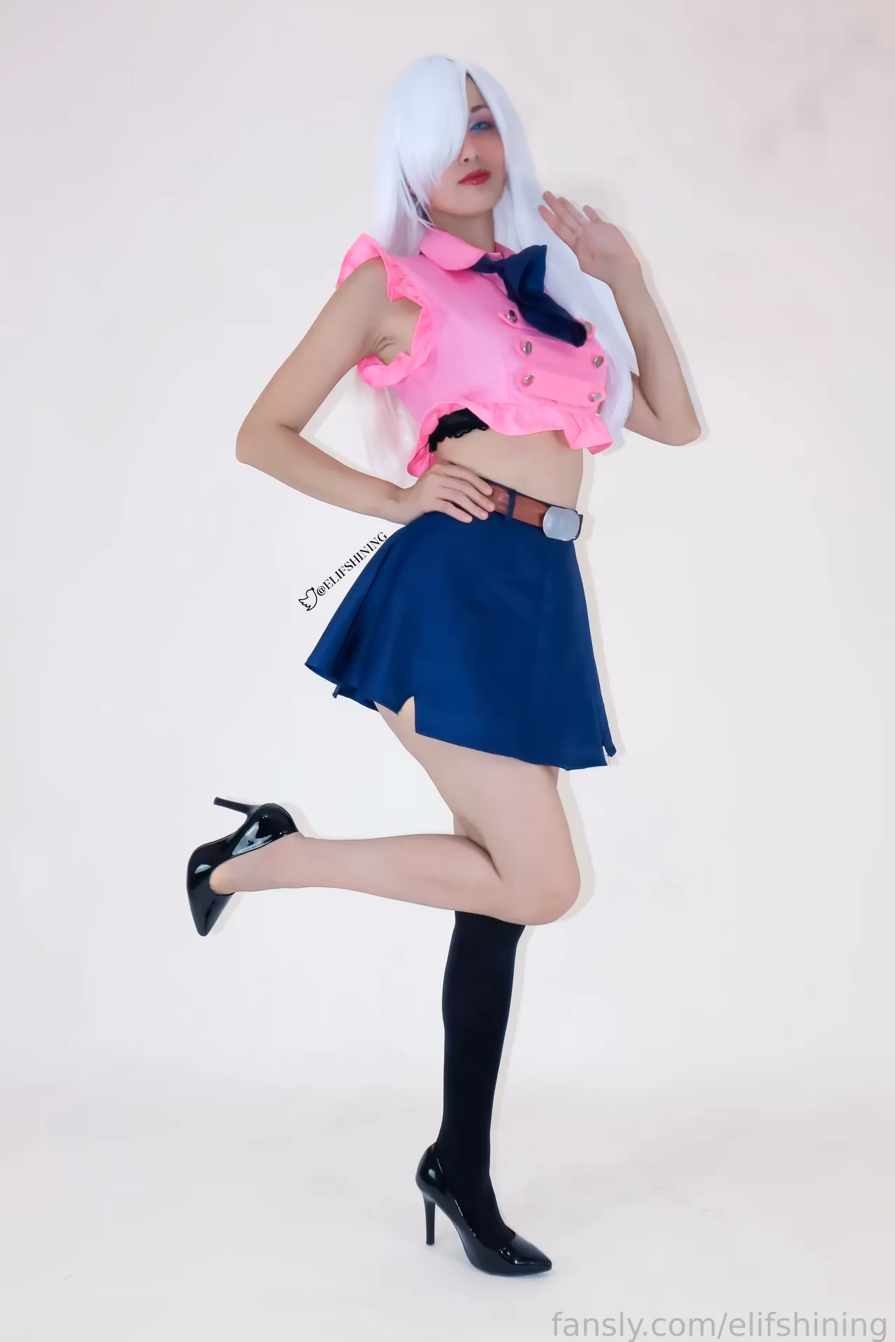 Eli Fshining as Elizabeth Liones — cosplay photo 2 of 7