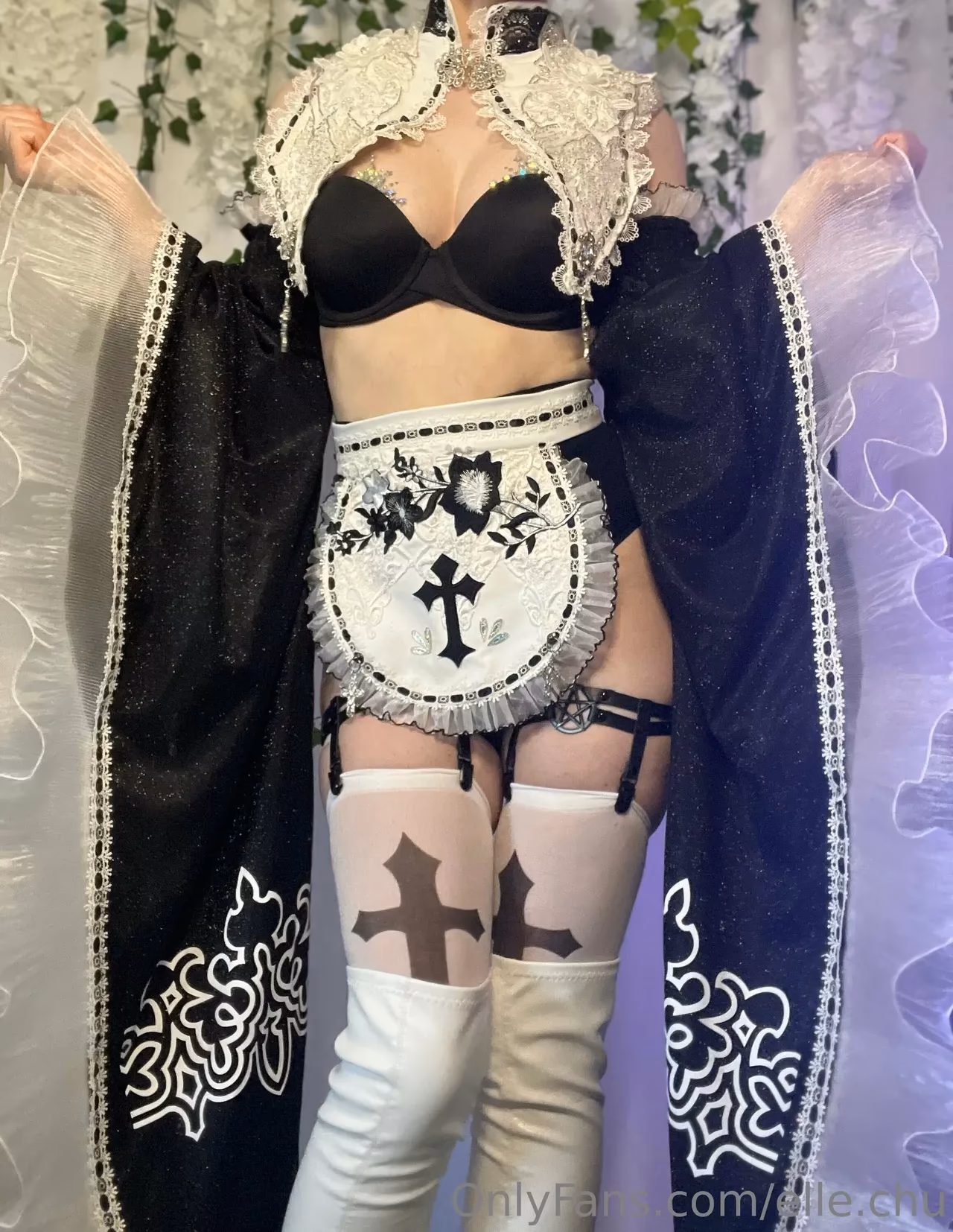 Elle.Chu as 2B — cosplay photo 23 of 23