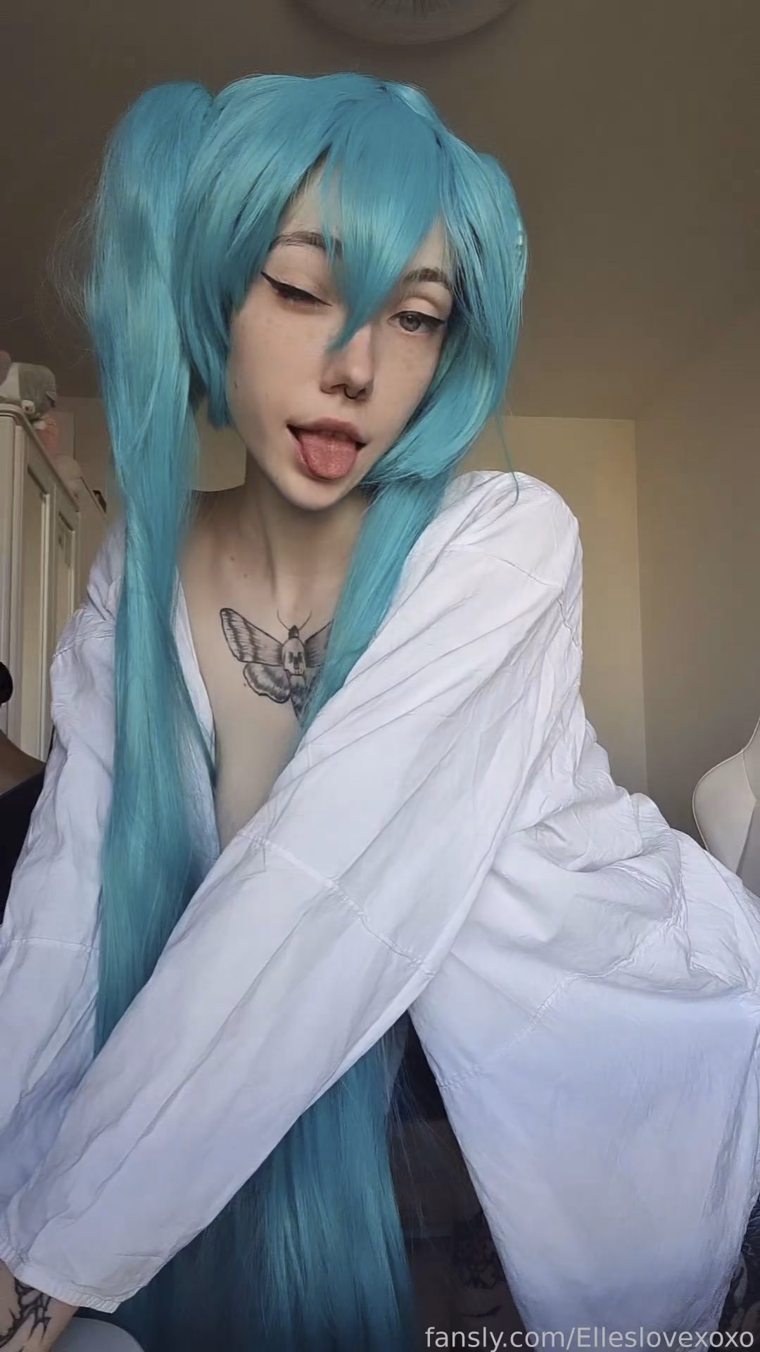EllesLove as Hatsune Miku — cosplay photo 13 of 26