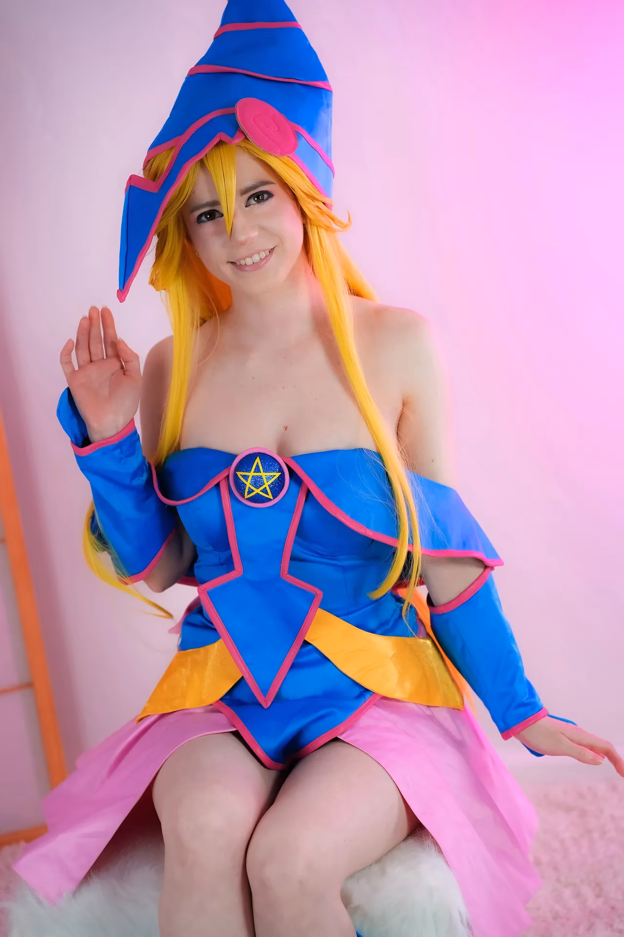 Ellie Rae as Dark Magician Girl — cosplay photo 2 of 20
